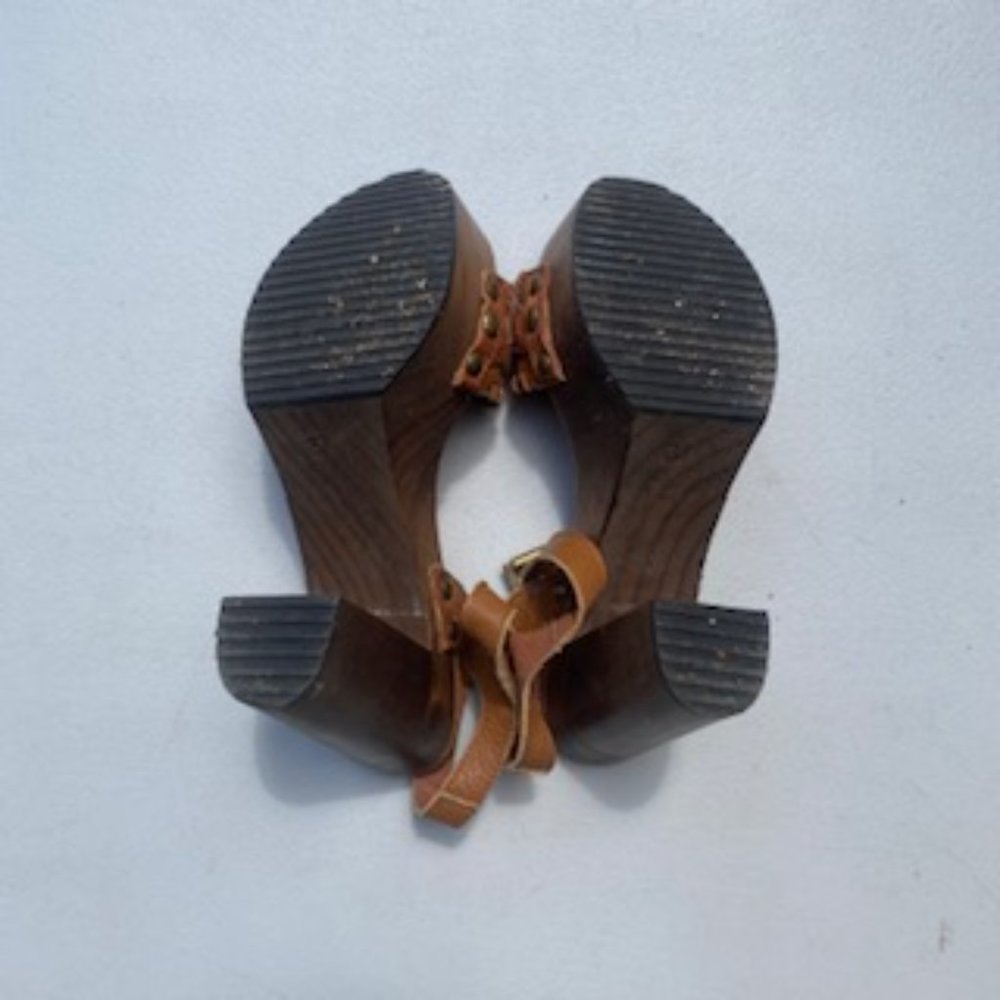 SIXTYSEVEN Platform Sandal - Picture 2 of 11